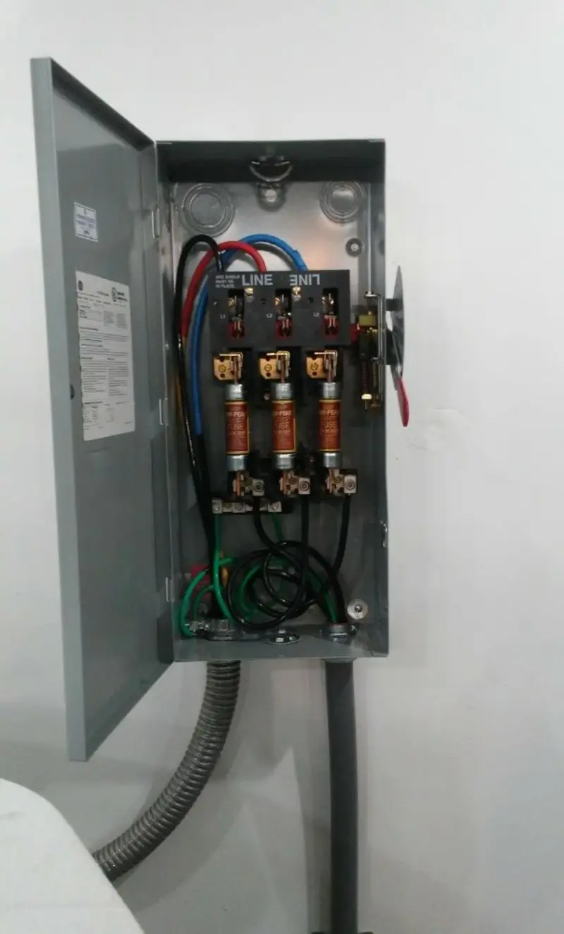 Three-phase disconnect switch installed for Smoke Detector Installation in Melwood